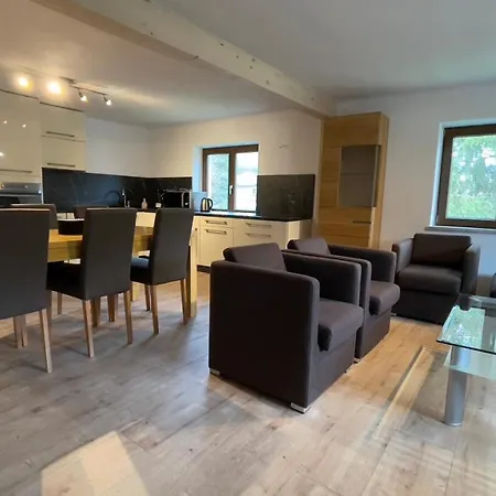 Garden House Apartment *