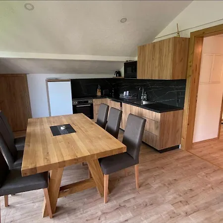Garden House Apartment *